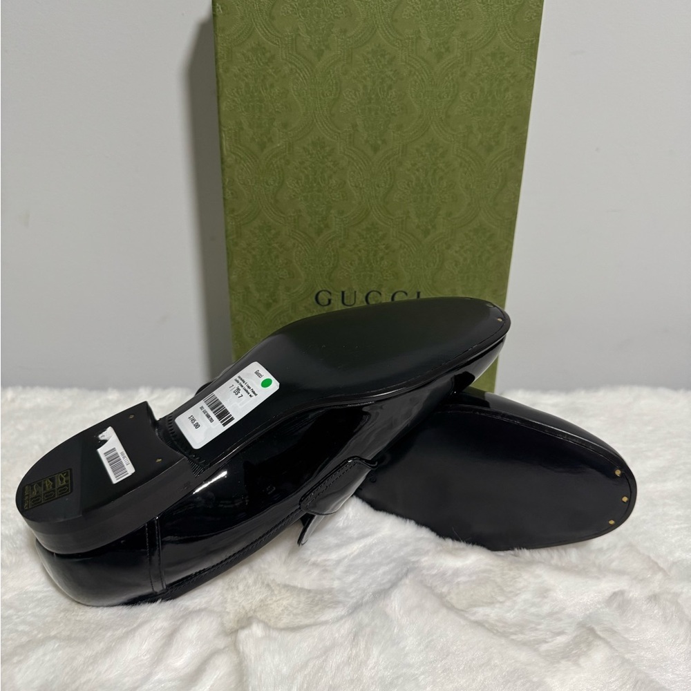 Gucci Black Loafers with Silver Logo and Glossy Finish - Picture 5 of 7